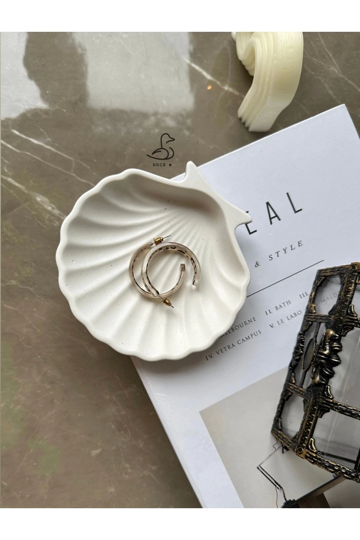 Deniz kabuğu görünümlü dekoratif tabak