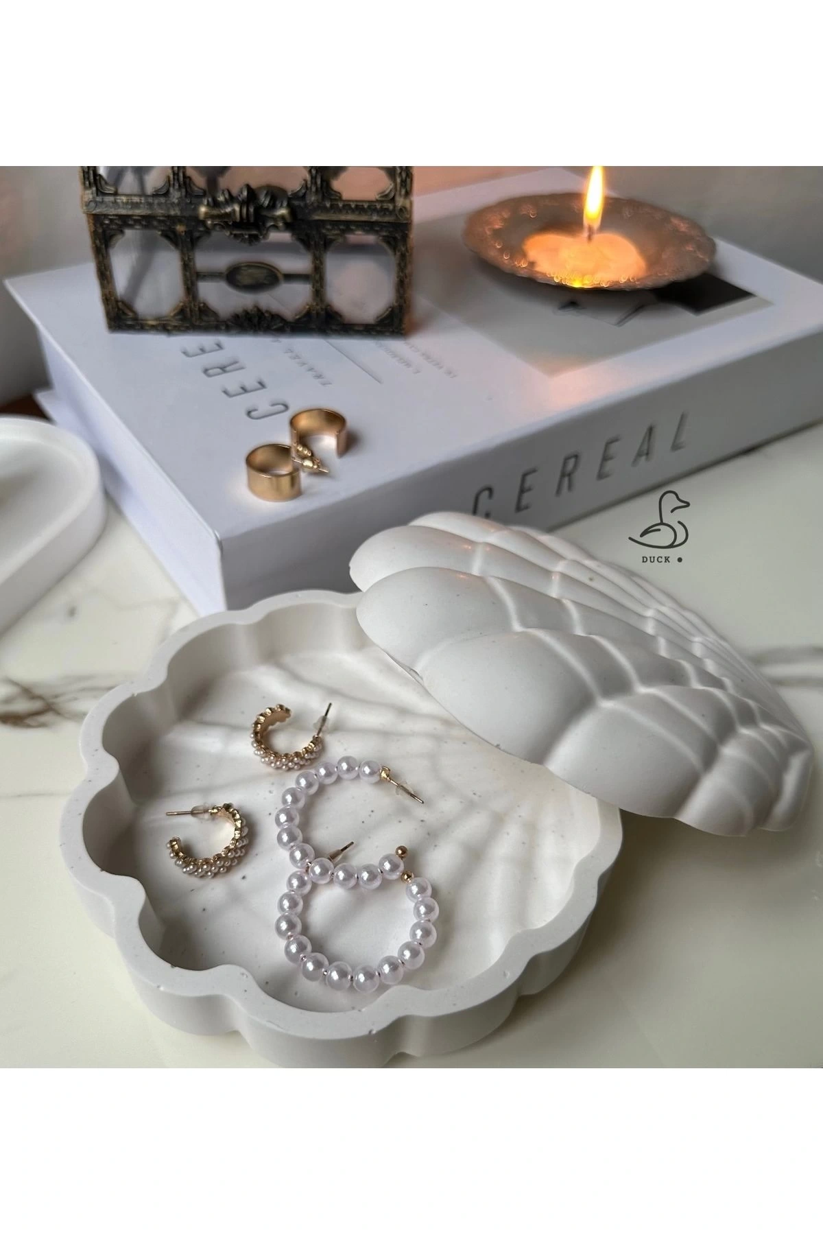 İstiridye görünümlü kapaklı dekoratif tabak