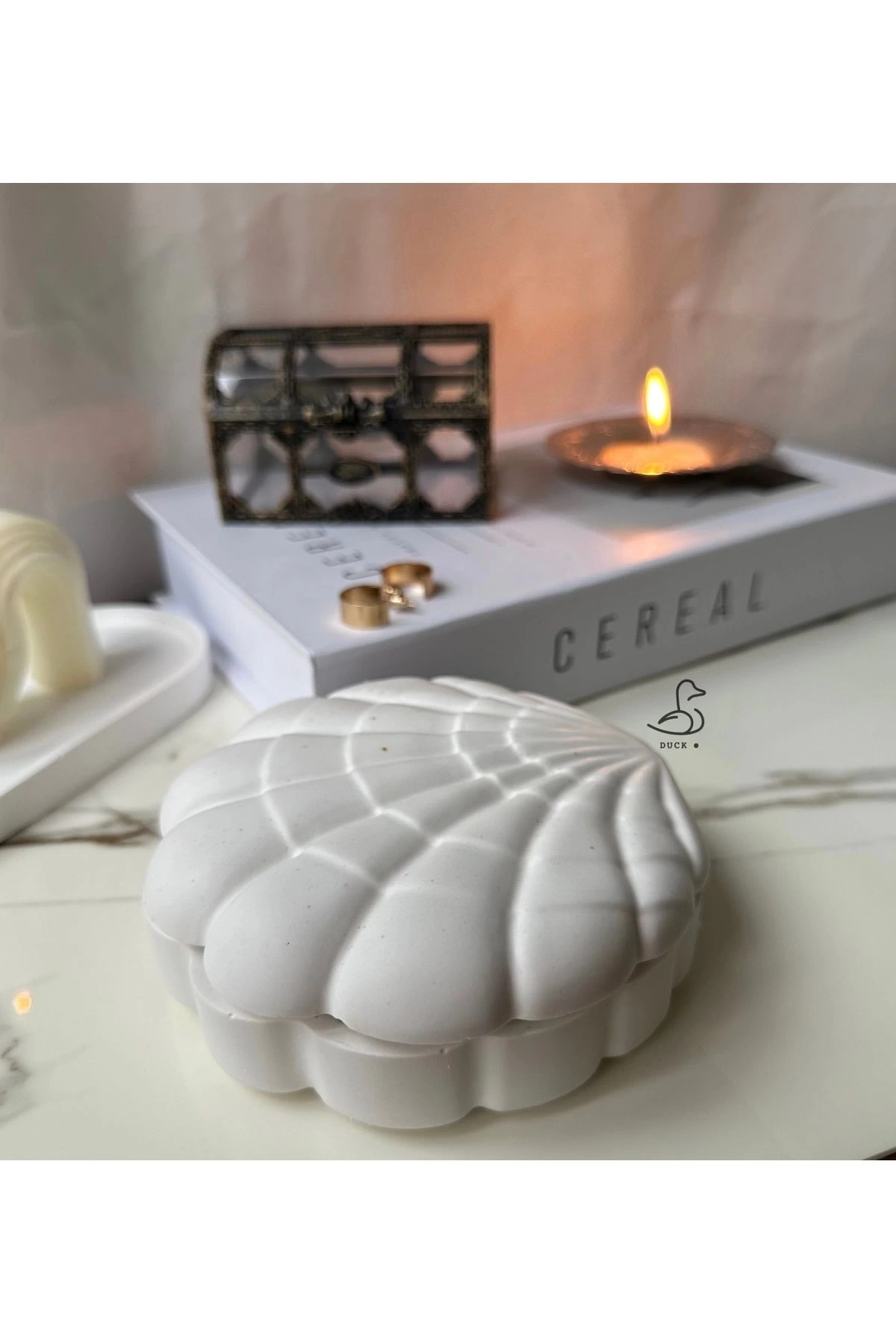 İstiridye görünümlü kapaklı dekoratif tabak