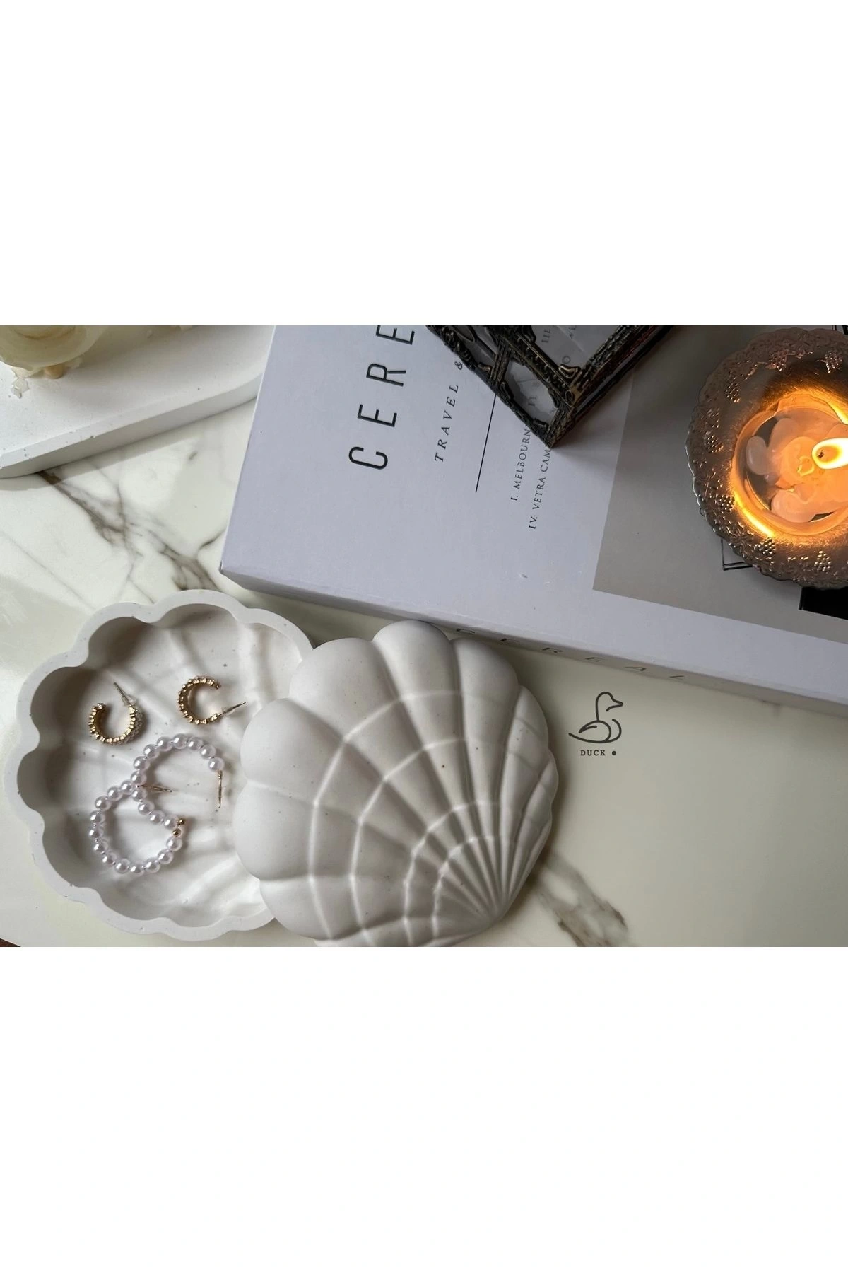 İstiridye görünümlü kapaklı dekoratif tabak