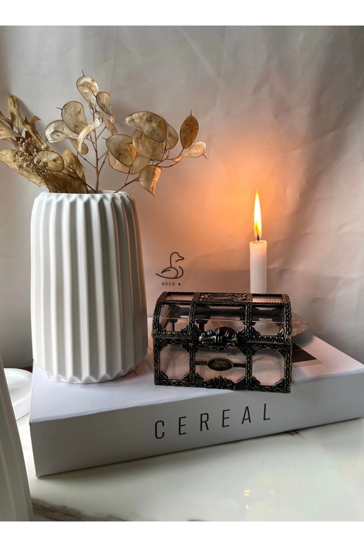 Çizgili dekoratif vazo