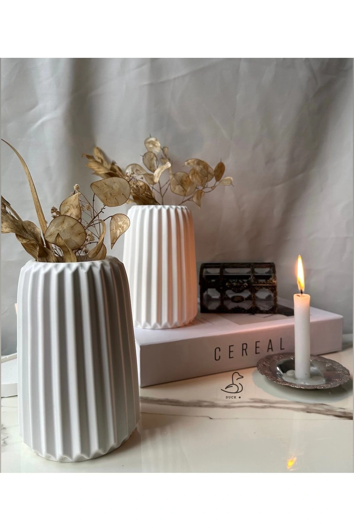 Çizgili dekoratif vazo