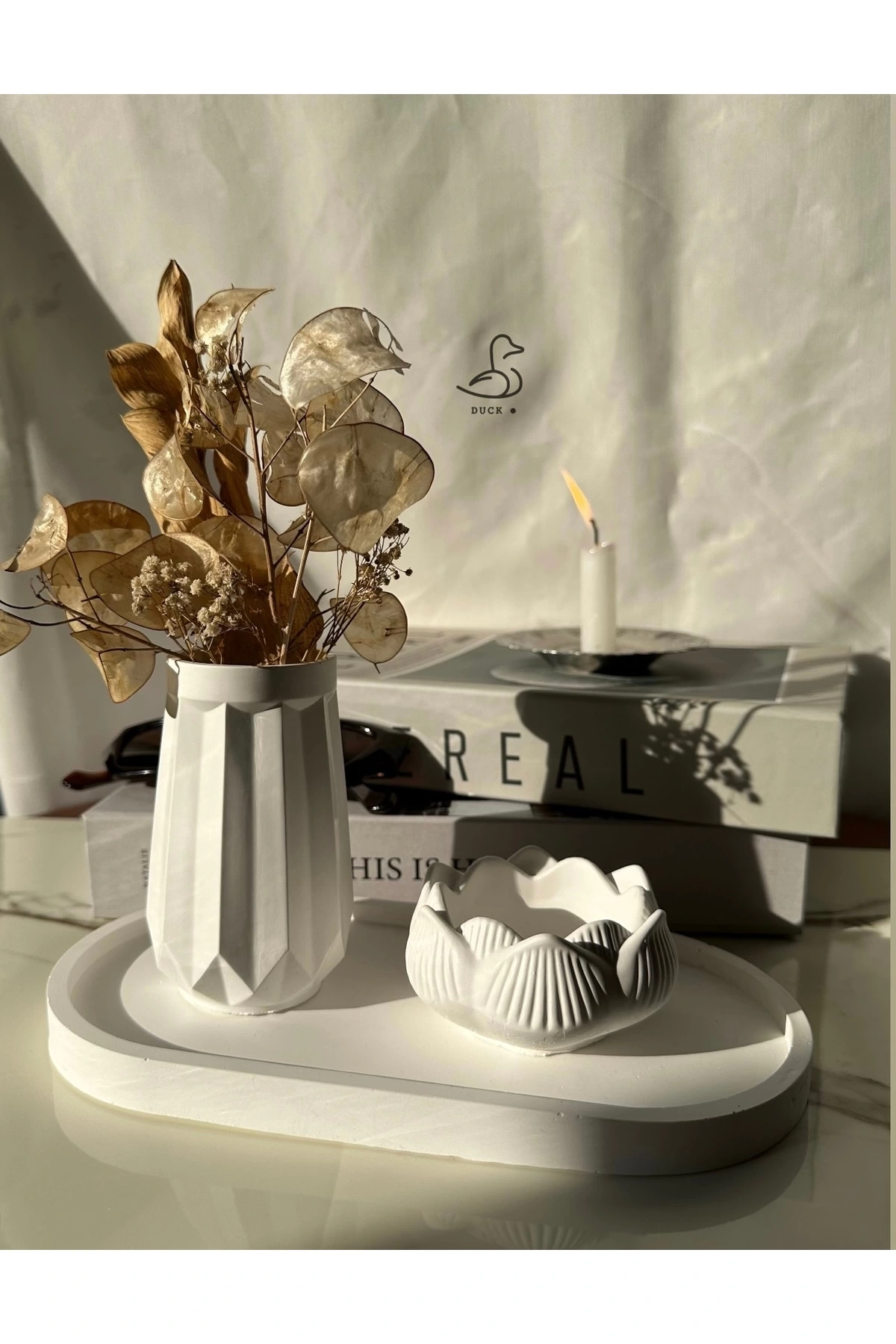 Geometrik desenli vazo ve lotus çiçek dekoratif set