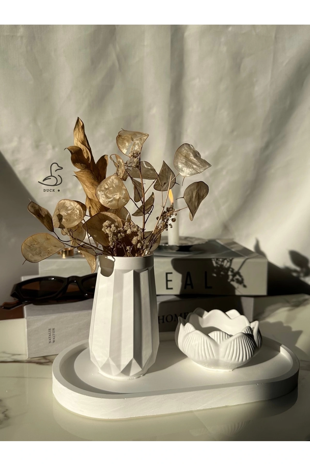 Geometrik desenli vazo ve lotus çiçek dekoratif set