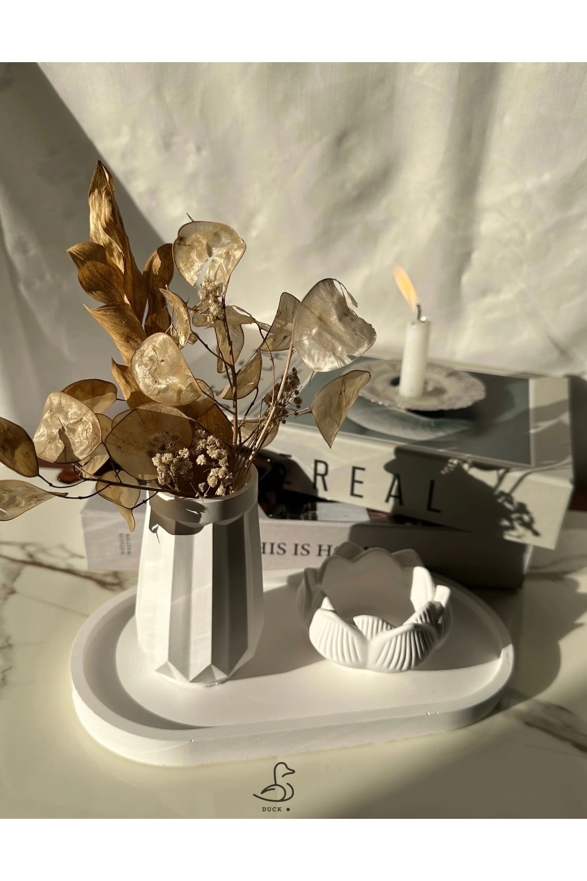 Geometrik desenli vazo ve lotus çiçek dekoratif set