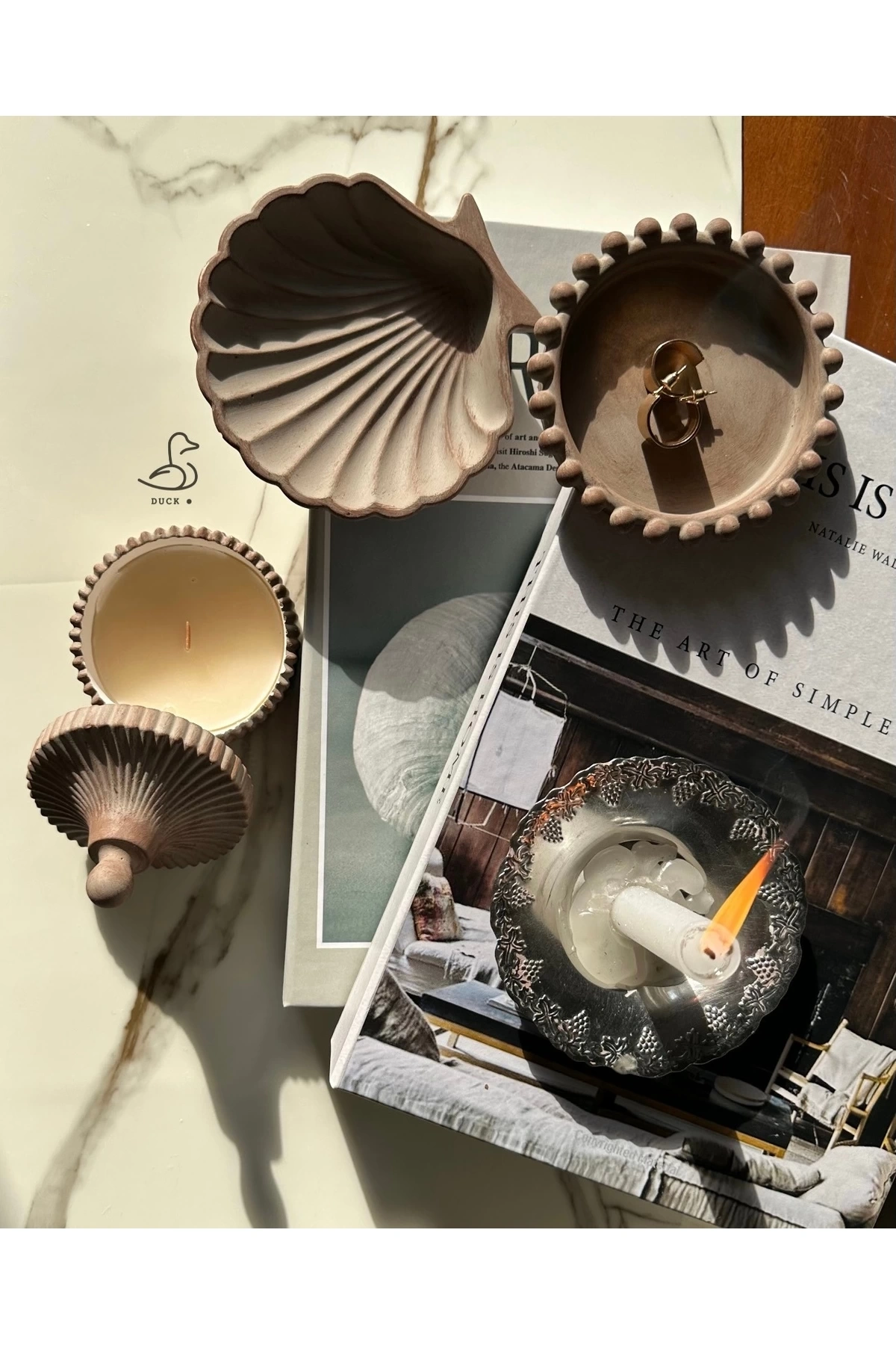 Deniz kabuk-istiridye dekoratif tabak ve çizgili dekoratif mumluk set