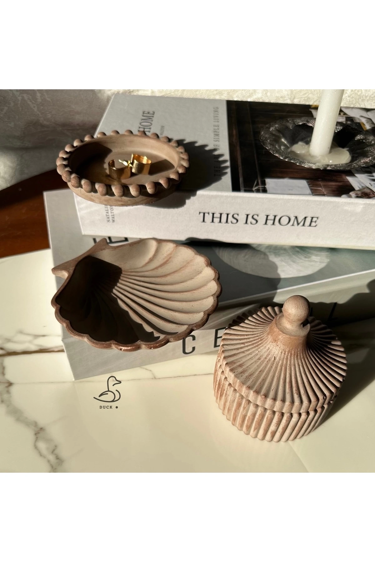 Deniz kabuk-istiridye dekoratif tabak ve çizgili dekoratif mumluk set