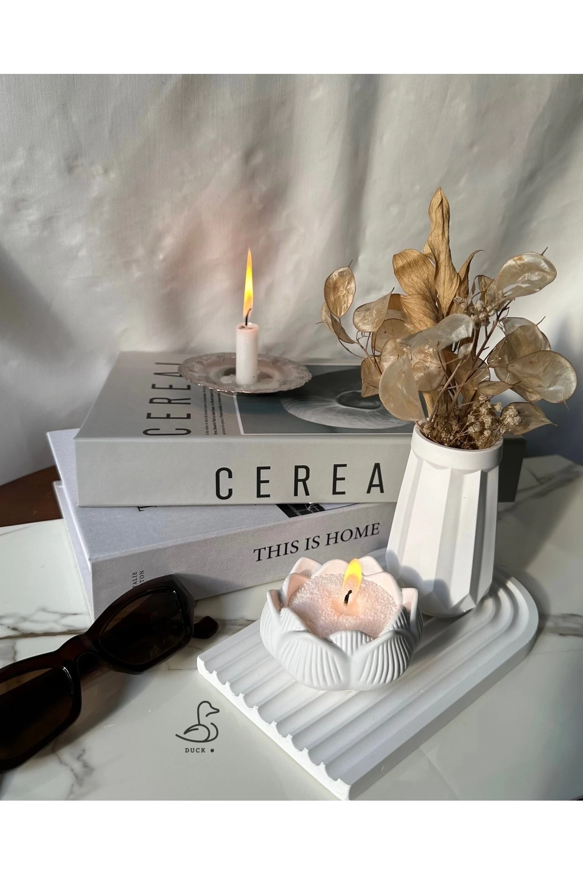 Geometrik desenli vazo ve lotus çiçek inci tozlu mumluk set