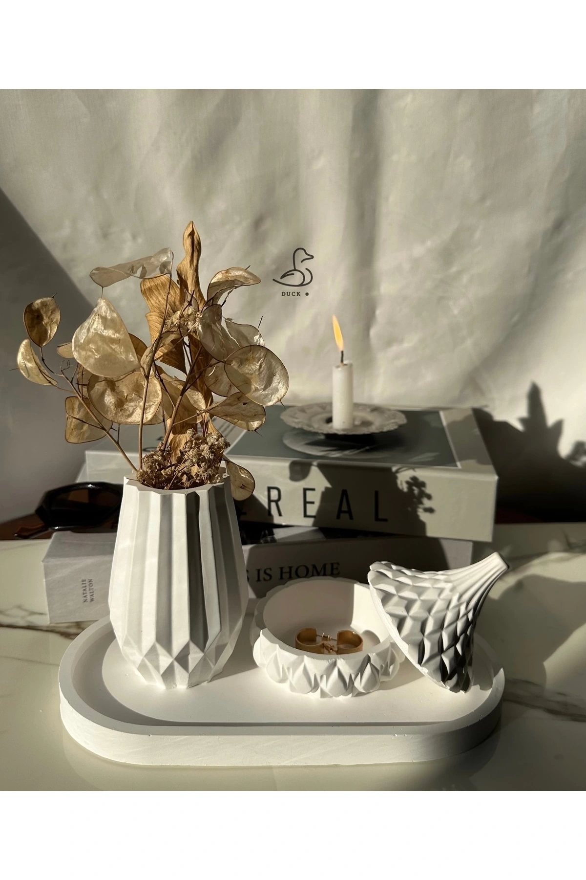 Geometrik vazo ve işlemeli takı kutu set