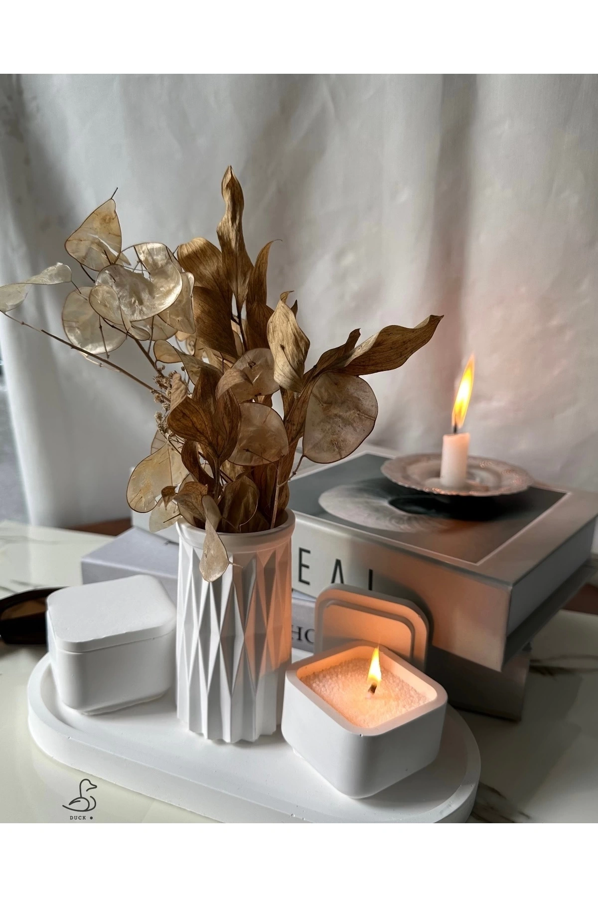 Küp görünümlü 2’li inci tozlu mumluk ve geometrik desenli vazo set