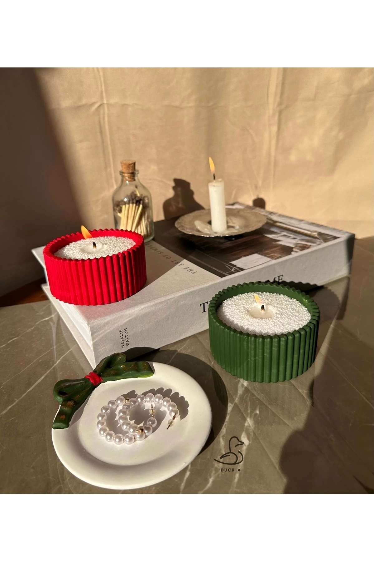 Yılbaşı konsept kurdeleli dekoratif tabak ve 2’li inci toz mum set