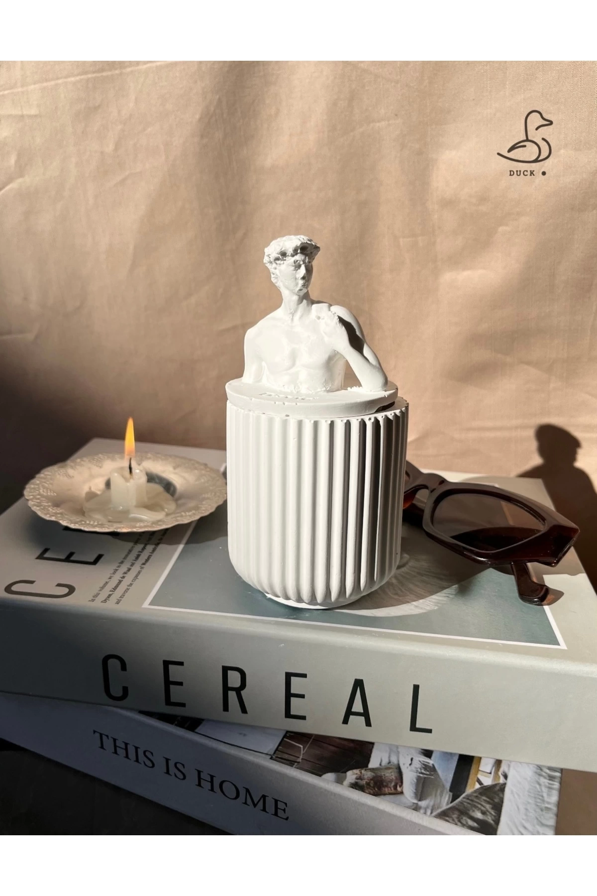 David heykel kapaklı çizgisel dekoratif obje