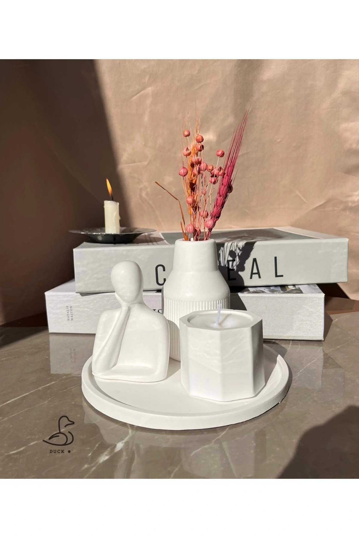 Dekoratif insan figürlü, vazo ve mum set (tepsi 17-17cm)