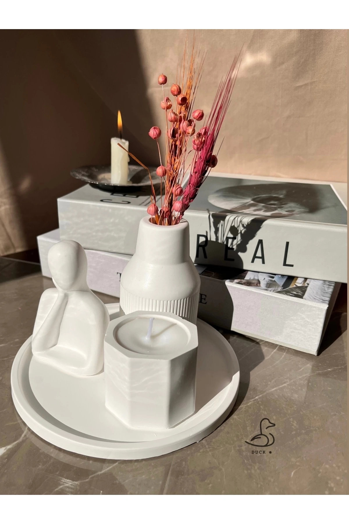 Dekoratif insan figürlü, vazo ve mum set (tepsi 17-17cm)