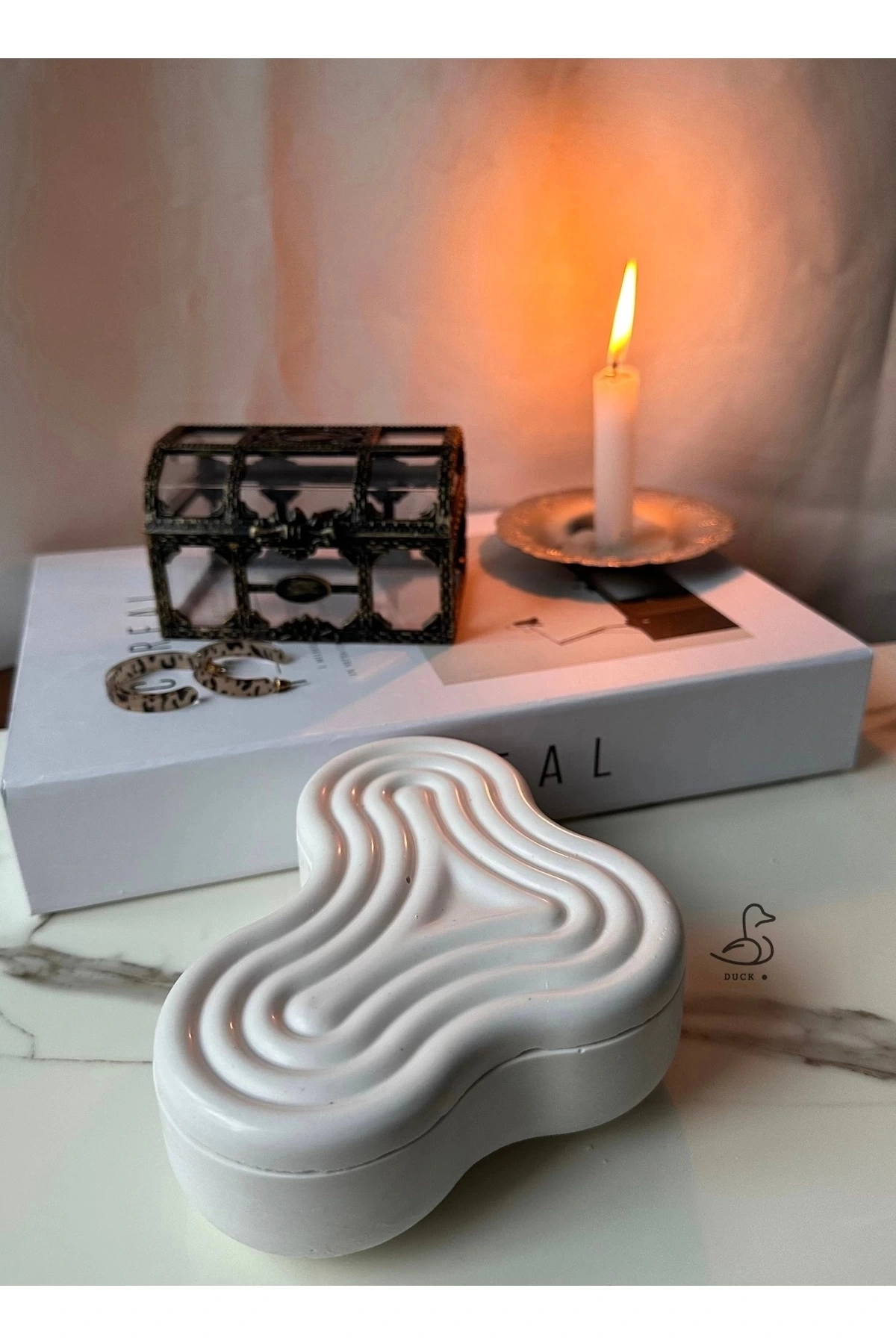 Çizgili Asimetrik Taş Tozu Dekoratif Kutu/Mumluk