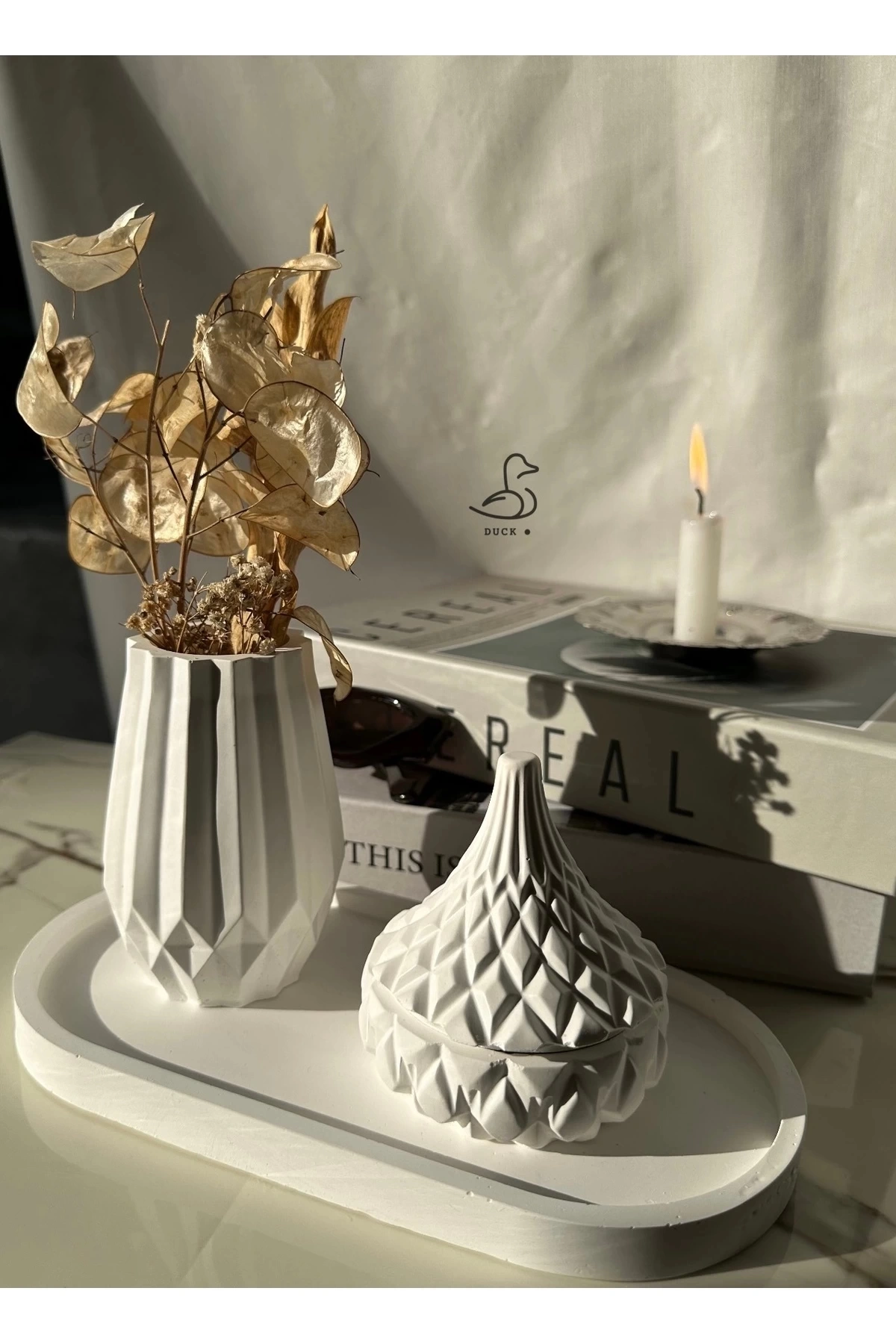 Geometrik Vazo Ve İşlemeli Kapaklı Takı Kutu Set