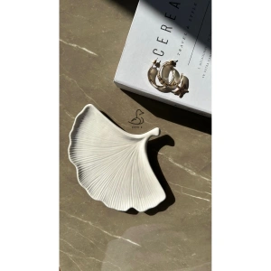 Yaprak görünümlü dekoratif tabak