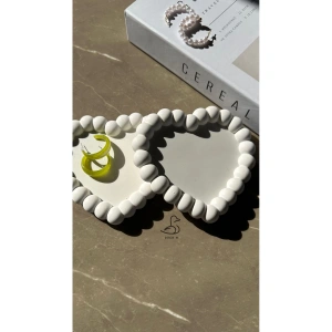 Baloncuklu 2’li kalp şeklinde dekoratif takı tabak