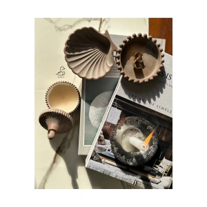 Deniz kabuk-istiridye dekoratif tabak ve çizgili dekoratif mumluk set