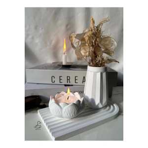 Geometrik desenli vazo ve lotus çiçek inci tozlu mumluk set