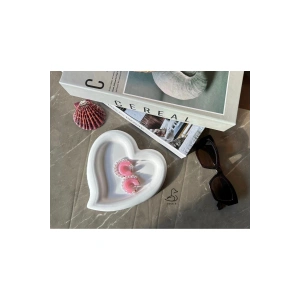 Kalp görünümlü dekoratif tabak