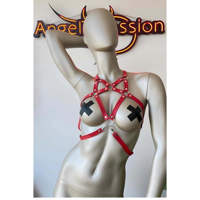 Kırmızı Göğüs Üzeri Takılan Deri Aksesuar