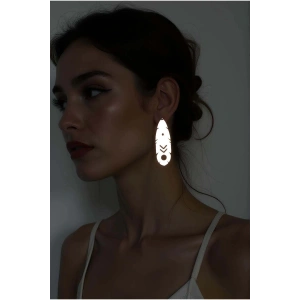 Beyaz Reflektörlü Boho Küpe, Etnik Tasarımlı Lazer Kesim Küpe - APBJ028