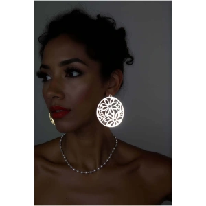 Beyaz Reflektörlü Çiçek Küpe, Şık Tasarım Lazer Kesim Küpe - APBJ023