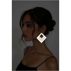 Beyaz Reflektörlü Geometrik Kare Küpe, Şık Lazer Kesim Küpe - APBJ010