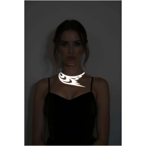 Beyaz Reflektörlü Kuş Kanadı ve Göz Detaylı Choker Kolye, Şık Lazer Kesim Kolye - APFT1414