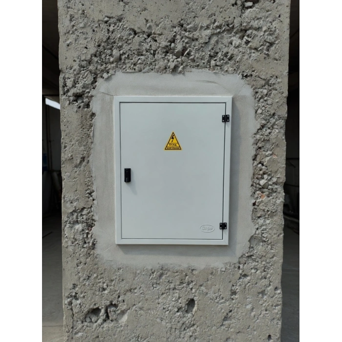 ÖZPA 1703 Sıva Altı 3 Trifaze Sayaçlı 45 Otomatlı Pano IP20 (S. A. Kompak Yerli)