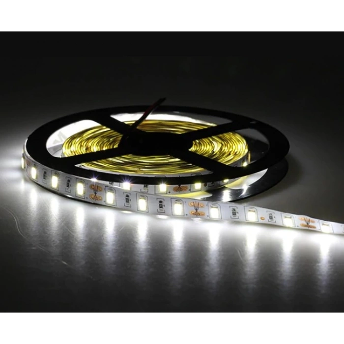 CATA BEYAZ EXTRA ÜÇ ÇİP İÇ MEKAN LED ŞERİT 16W/240 LED 1 MT