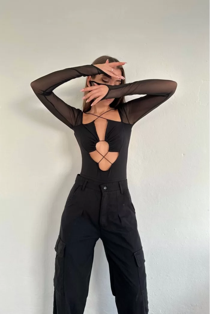 Kadın Siyah Dekolteli Tül Detay Bodysuit 1009-2030