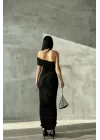 Kadın Siyah Tek Omuz Yanları Büzgülü Uzun Elbise 1018-0299