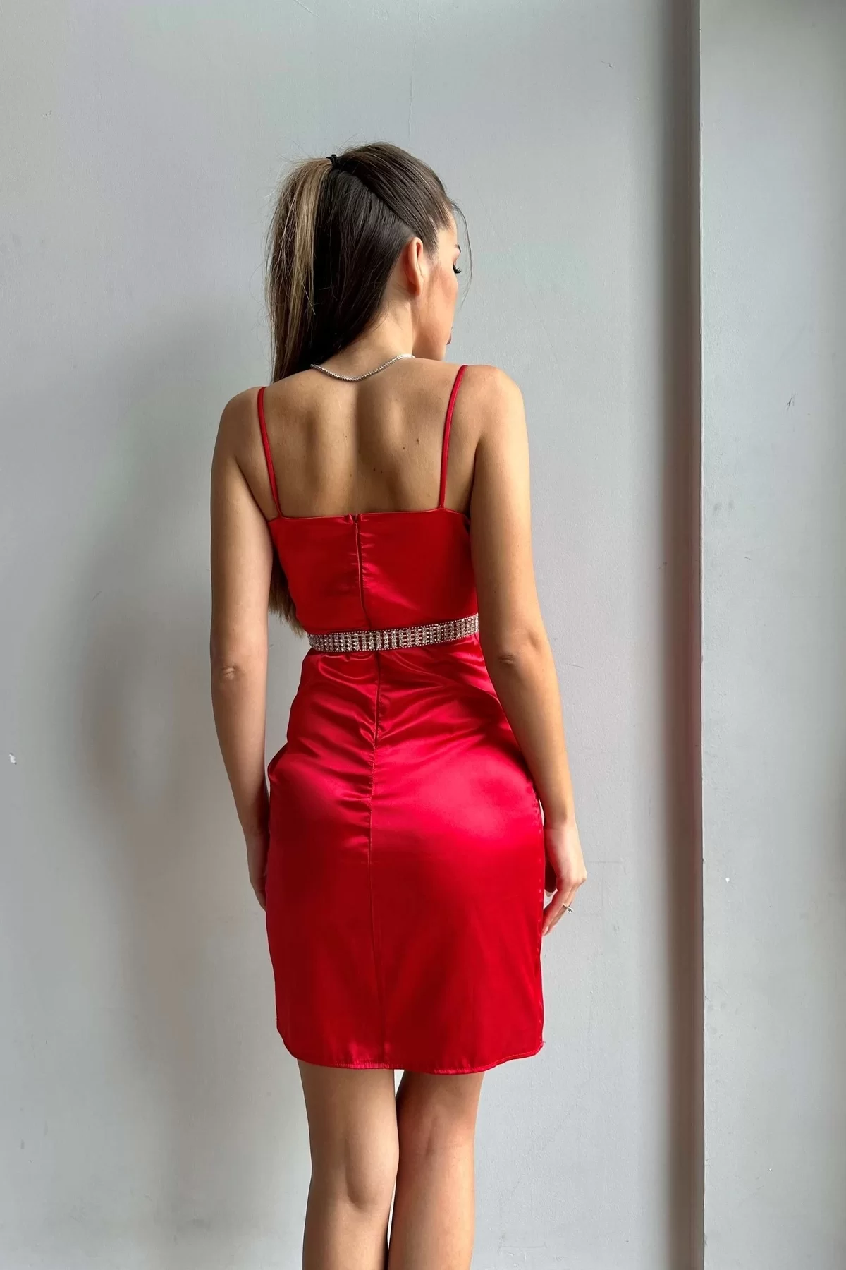Kadın Kirmizi Askılı Saten Elbise 0990-2701
