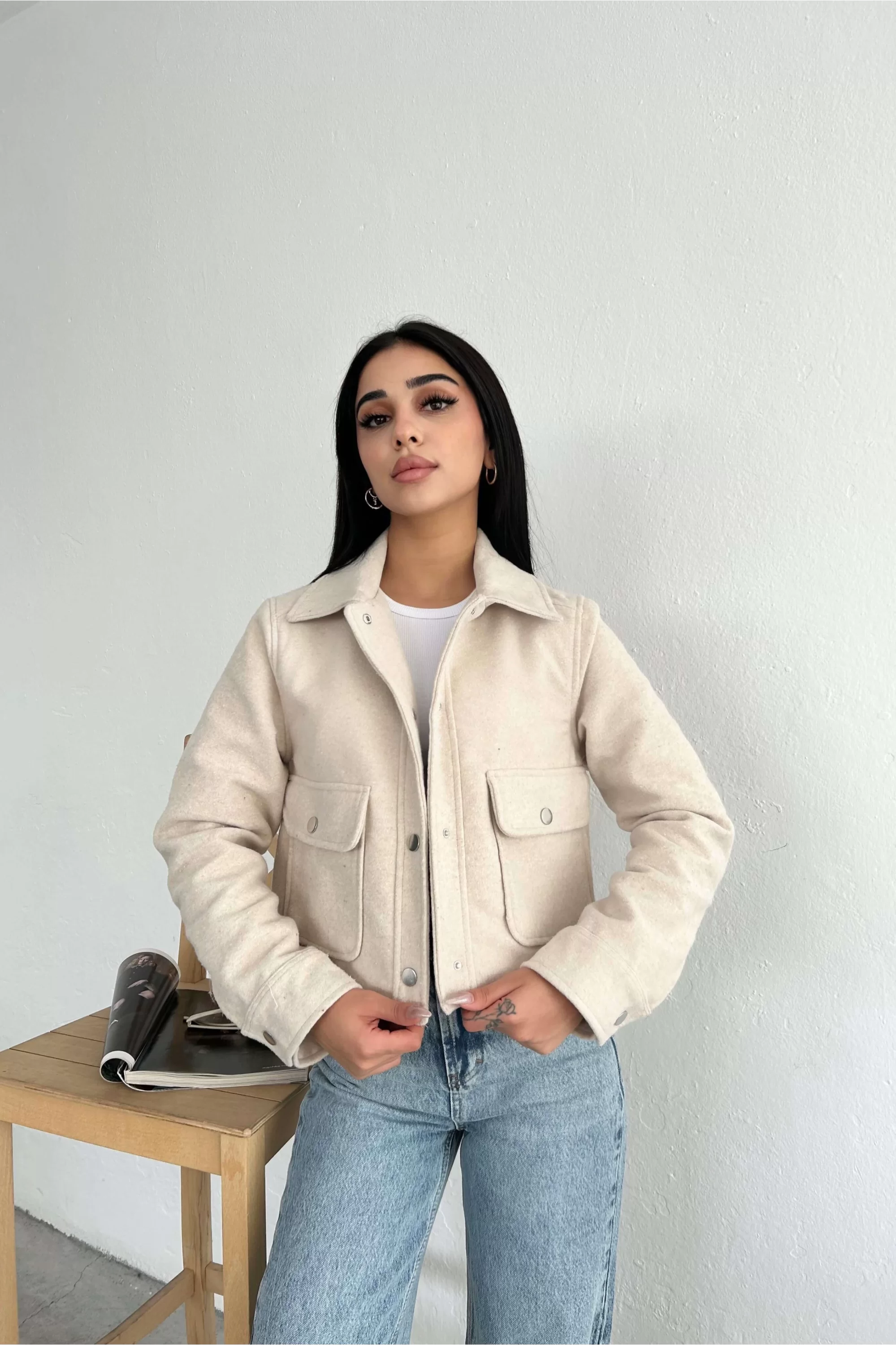 Kadın Bej Çıtçıtlı Kısa Kaşe Mont 1009-0797