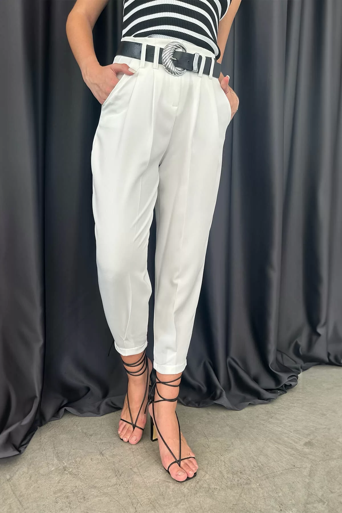 Kadın Beyaz Beli Ve Paçası Lastikli Jogger Pantolon 9999-11295