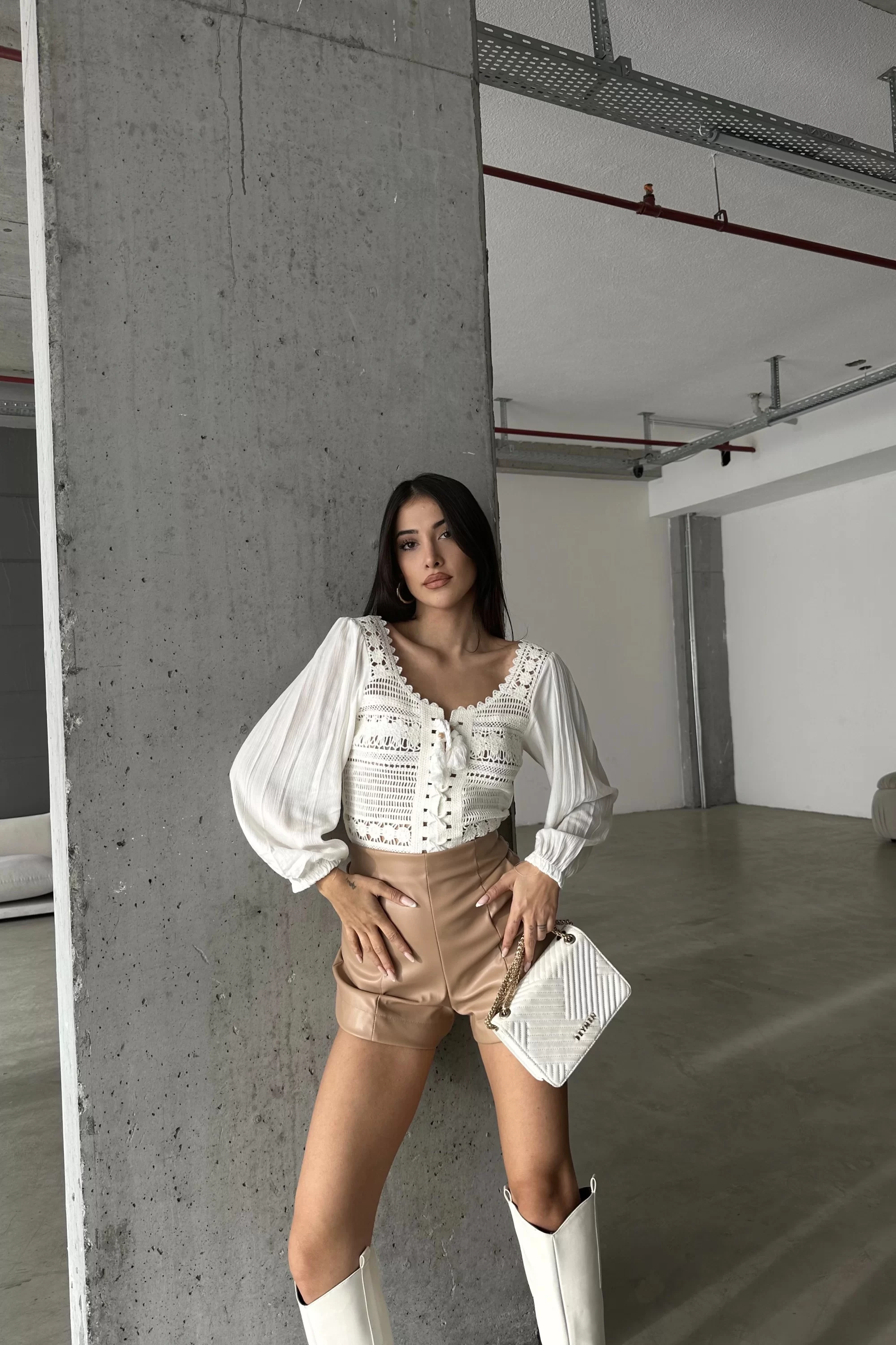 Kadın Ekru Ajurlu Crop Hırka 0528-0101
