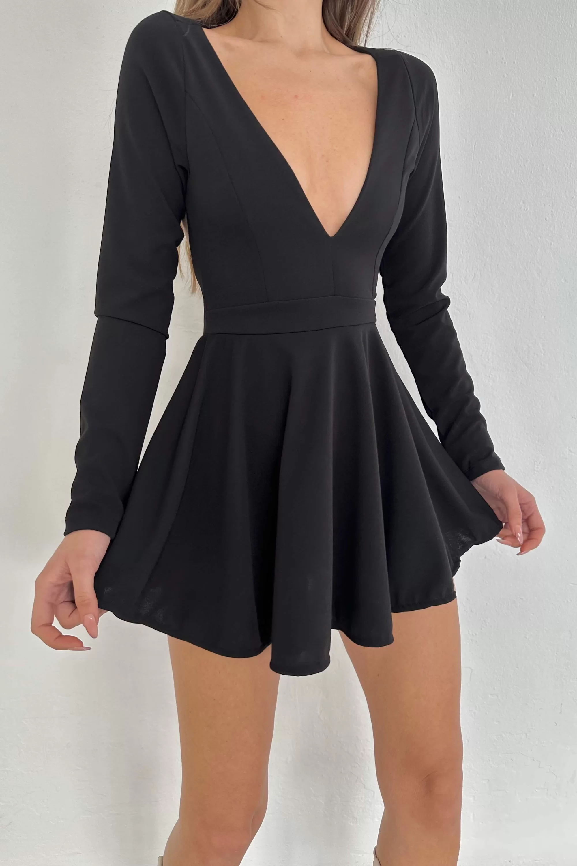Kadın Siyah Eteği Volanlı Elbise 1026-1114