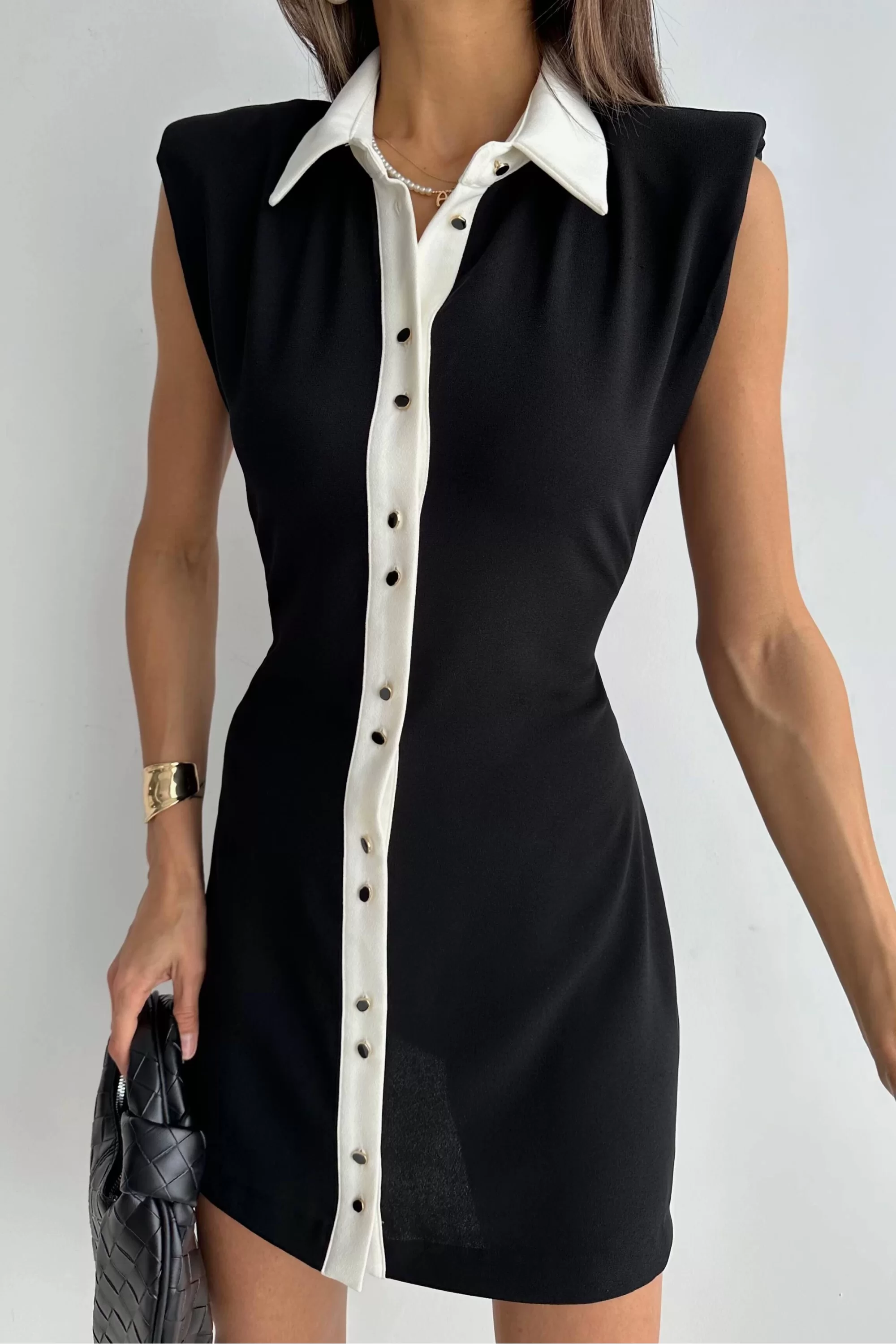 Kadın Siyah Vatkalı Düğmeli Elbise 0709-4050