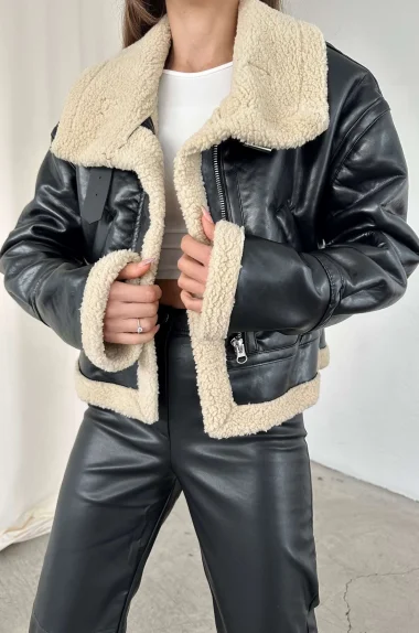 Kadın Siyah Deri Peluş Mont 1009-2152