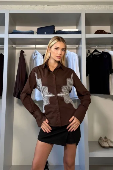 Kadın Kahve Sırt Bağlamalı Ön Dantel Detaylı Gömlek 1041-2820