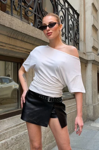 Kadın Beyaz Asimetrik Bluz 412