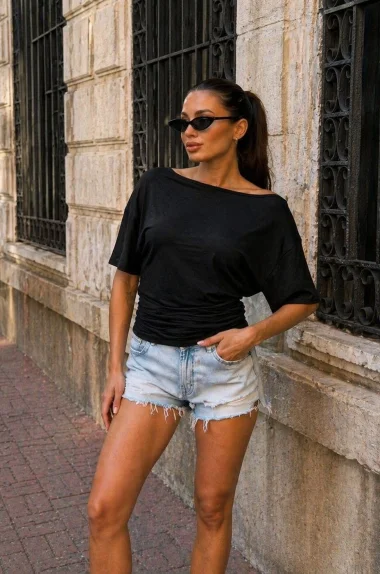 Kadın Siyah Asimetrik Bluz 412