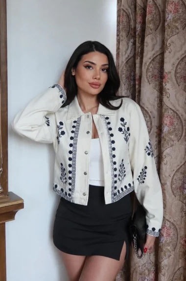 Kadın Beyaz Nakışlı Gabardin Ceket 5906