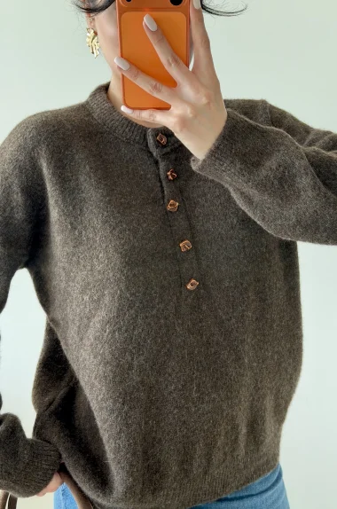 Kadın Kahve Düğmeli Açık Yaka Kazak 1014-2464