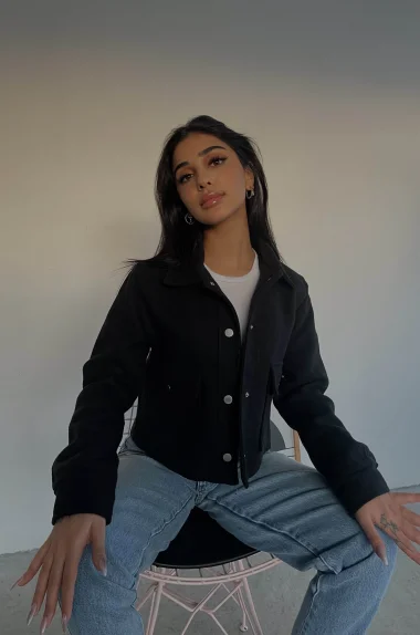 Kadın Siyah Çıtçıtlı Kısa Kaşe Mont 1009-0797