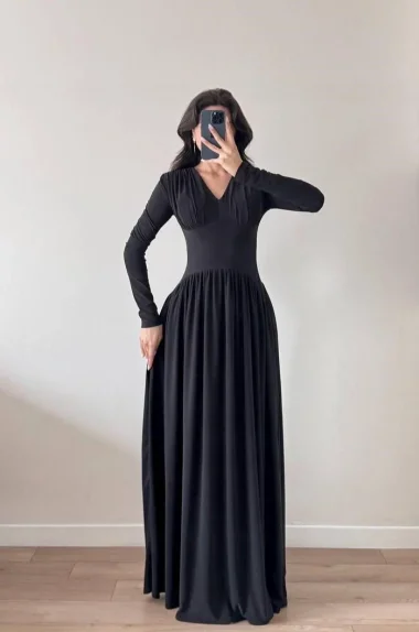 Kadın Siyah Eteği Büzgülü Dökümlü Elbise 1041-2694