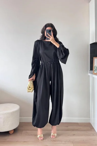 Kadın Siyah Kolları Pileli Bel Büzgülü Tulum 1041-2685