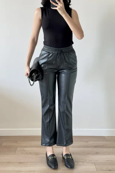 Kadın Siyah Lastikli Çımalı Deri Pantolon 30322